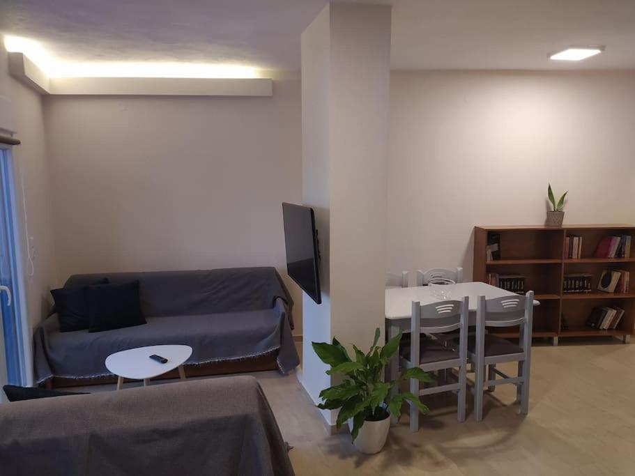 Parkview Central Apartment - Xanthi Bagian luar foto